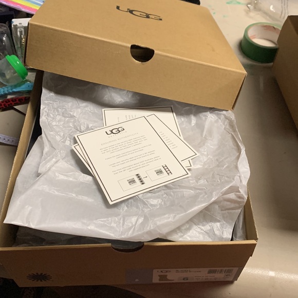 UGG Joely Shearling Lined Wedge Boot Chestnut Leather, Womens Size 6 US/ 37 EU - Picture 7 of 8